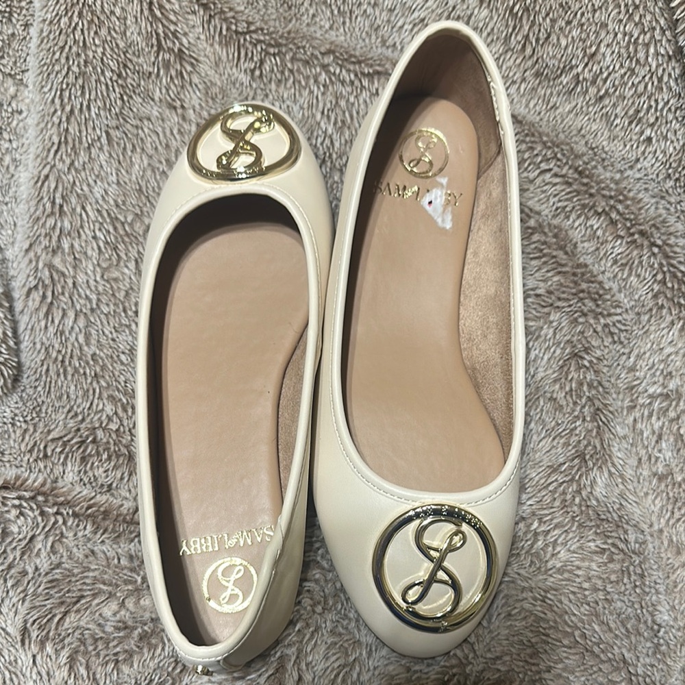 Sam & Libby Cream Flats with Gold Detail